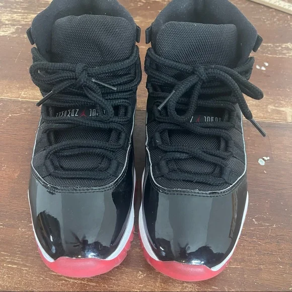 Jordan bred 11 patent leather woman’s 9.5 men 8 3 Different Jordan Materials?️ (Velvet) - Jordan 11 Retro  main image 4